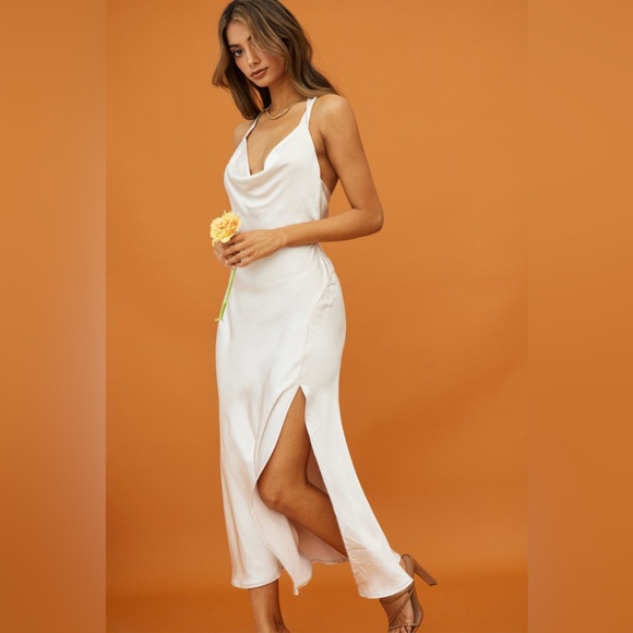 Selfie Leslie - CHAMPAGNE SHOWERS HALTERNECK SLIP MIDI DRESS CHAMPAGNE - Picture 2 of 8